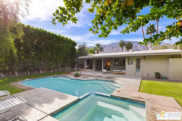 $995,000 | 530 North Calle Rolph, Palm Springs, CA 92262
