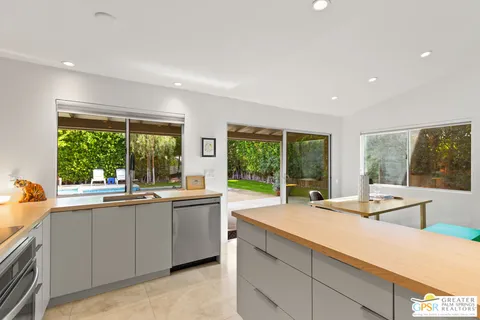 $1,095,000 | 530 North Calle Rolph, Palm Springs, CA 92262