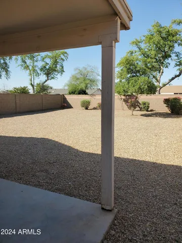 a view of a road from a yard