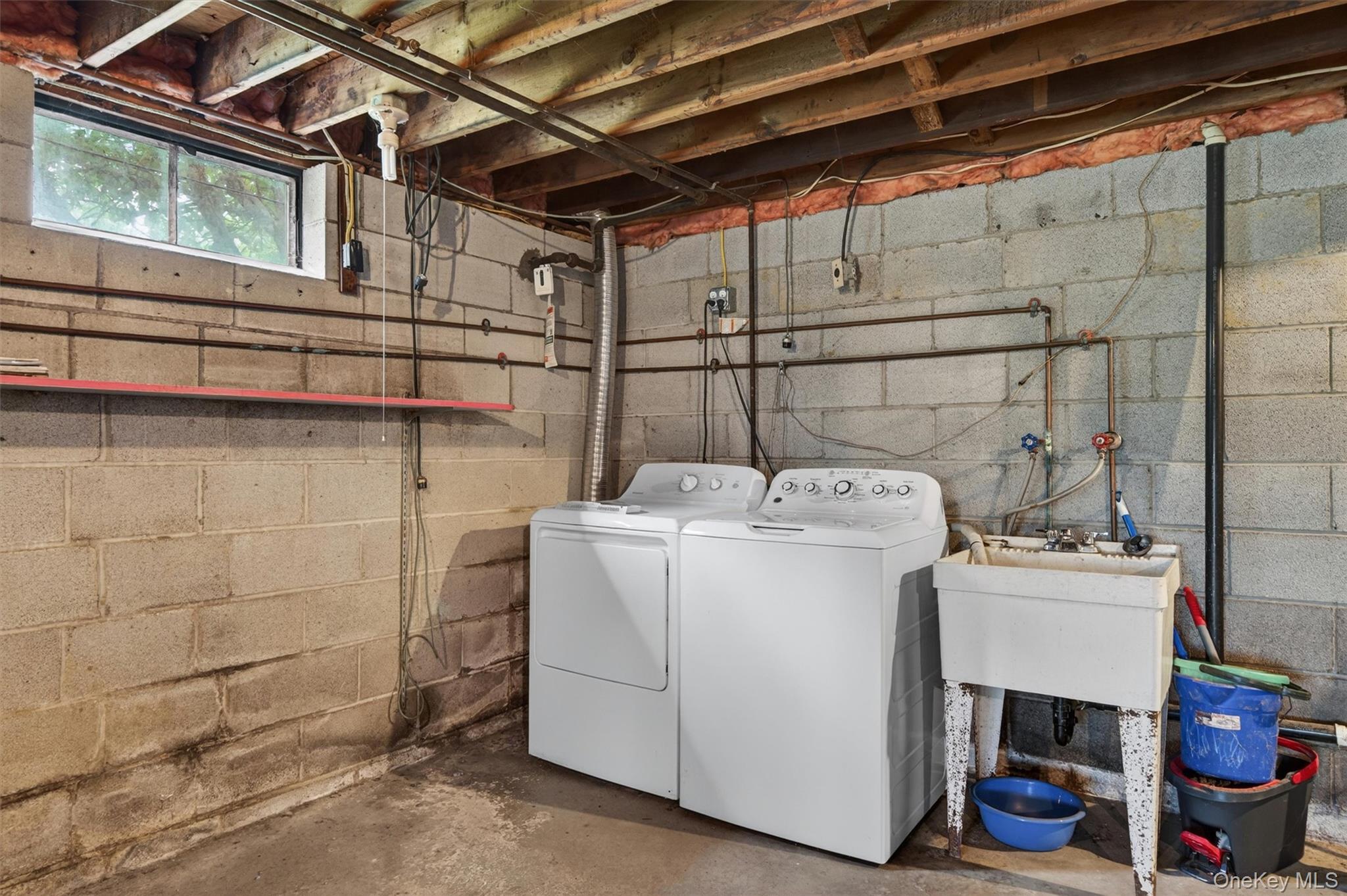 155 Pine Tree Road Monroe, NY 10950 - Photo 33 of 49 a utility room with dryer and washer