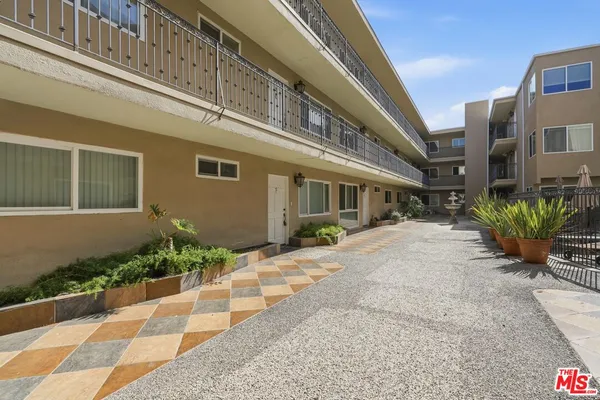 $875,000 | 11646 Chenault Street, Unit 19, Los Angeles, CA 90049