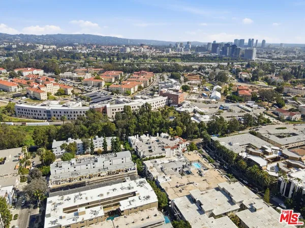 $875,000 | 11646 Chenault Street, Unit 19, Los Angeles, CA 90049