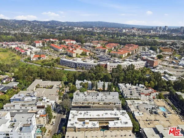$875,000 | 11646 Chenault Street, Unit 19, Los Angeles, CA 90049