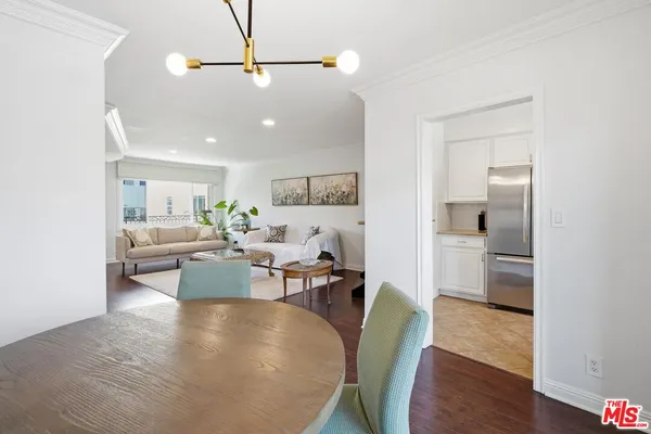$875,000 | 11646 Chenault Street, Unit 19, Los Angeles, CA 90049