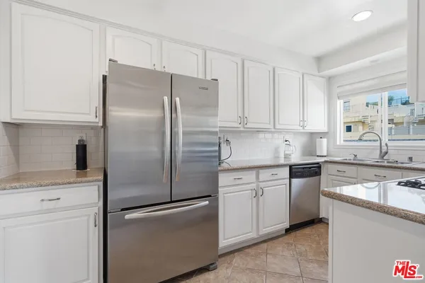 $875,000 | 11646 Chenault Street, Unit 19, Los Angeles, CA 90049