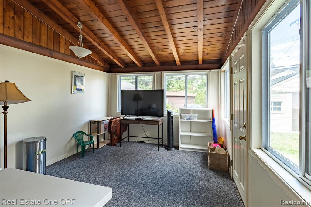 1638 Bournemouth Road Grosse Pointe Woods, MI 48236 - Photo 15 of 31