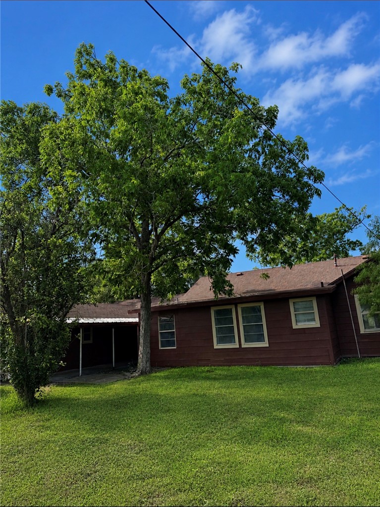 215 West Heard Street Refugio, TX 78377 - Photo 18 of 26