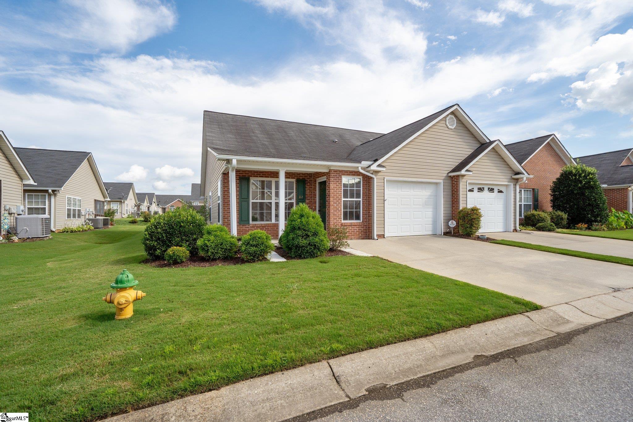 112 Rashford Way Simpsonville, SC 29681 - Photo 3 of 27 Gallery Image 3