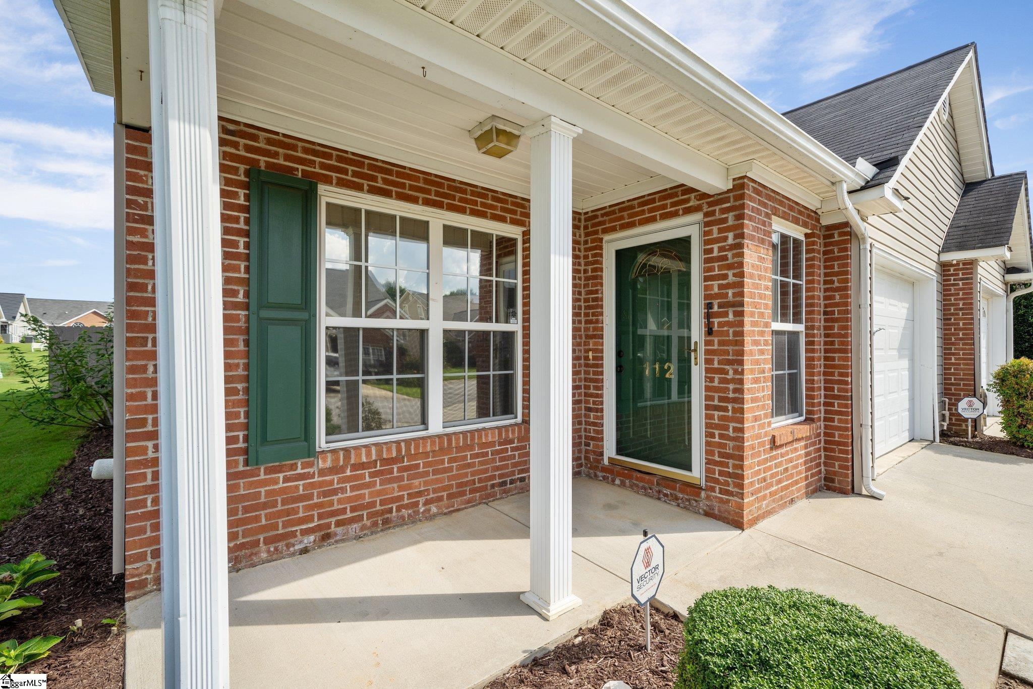 112 Rashford Way Simpsonville, SC 29681 - Photo 5 of 27 Gallery Image 5