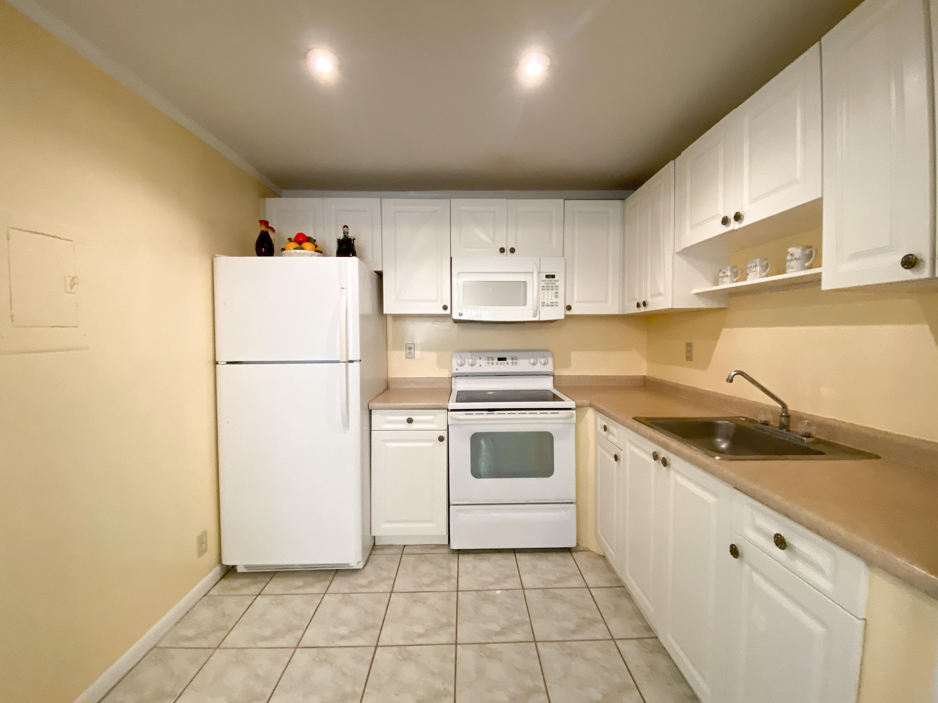 935 Flanders T Delray Beach, FL 33484 - Photo 1 of 13 IMG_2708