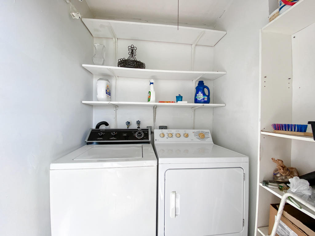 935 Flanders T Delray Beach, FL 33484 - Photo 11 of 13 Patio - Washer & Dryer
