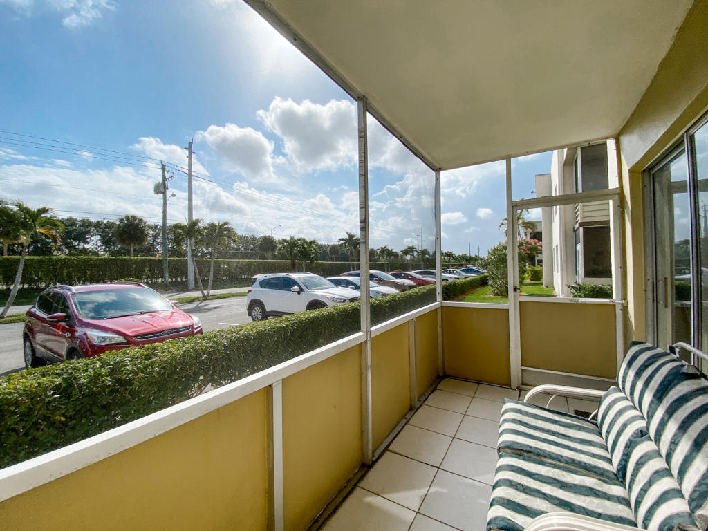 935 Flanders T Delray Beach, FL 33484 - Photo 12 of 13 Patio