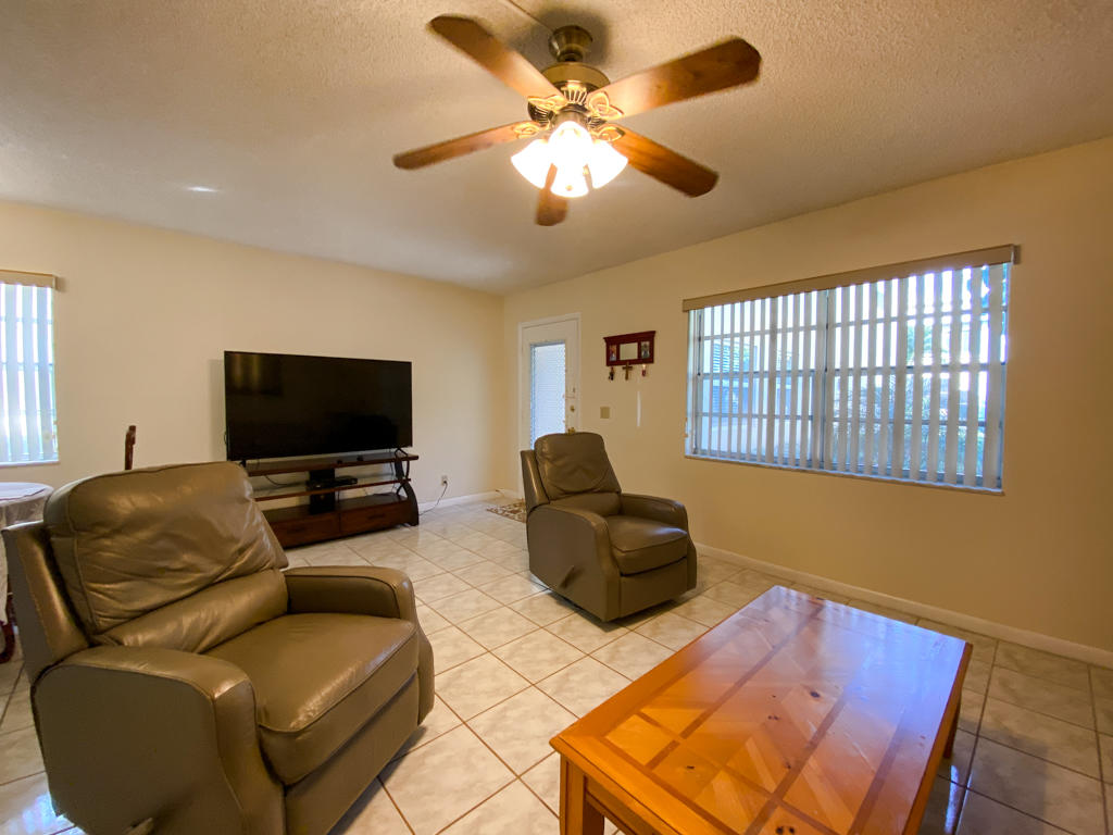 935 Flanders T Delray Beach, FL 33484 - Photo 3 of 13 Living Room