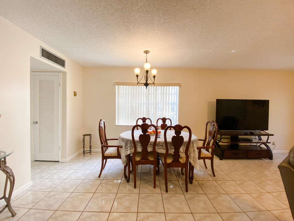 935 Flanders T Delray Beach, FL 33484 - Photo 4 of 13 Dining Room
