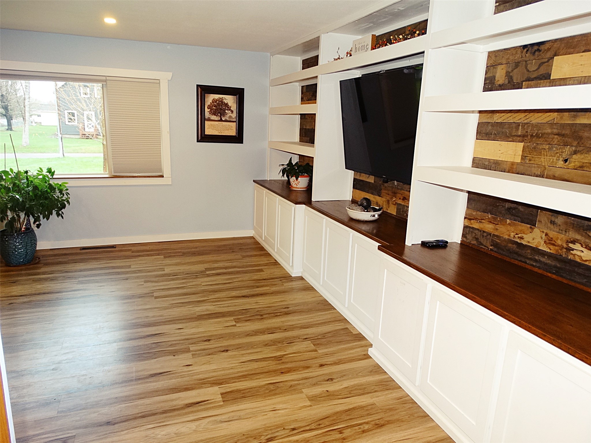 812 East Barker Street Rice Lake, WI 54868 - Photo 13 of 31