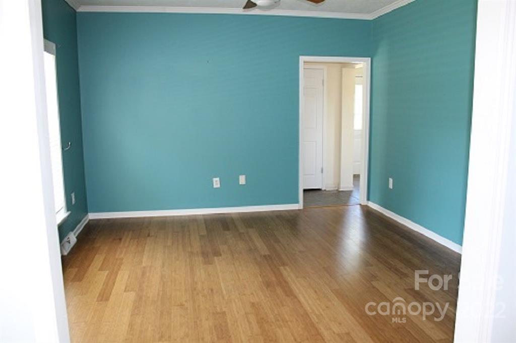 498 Justice Ridge Road Candler, NC 28715 - Photo 6 of 19 Gallery Image 6