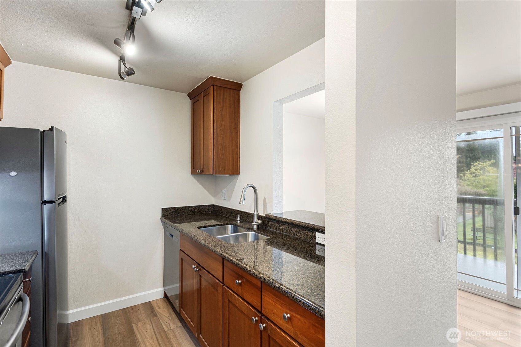 14200 Southeast 6th Street, Unit 57 Bellevue, WA 98007 - Photo 8 of 14