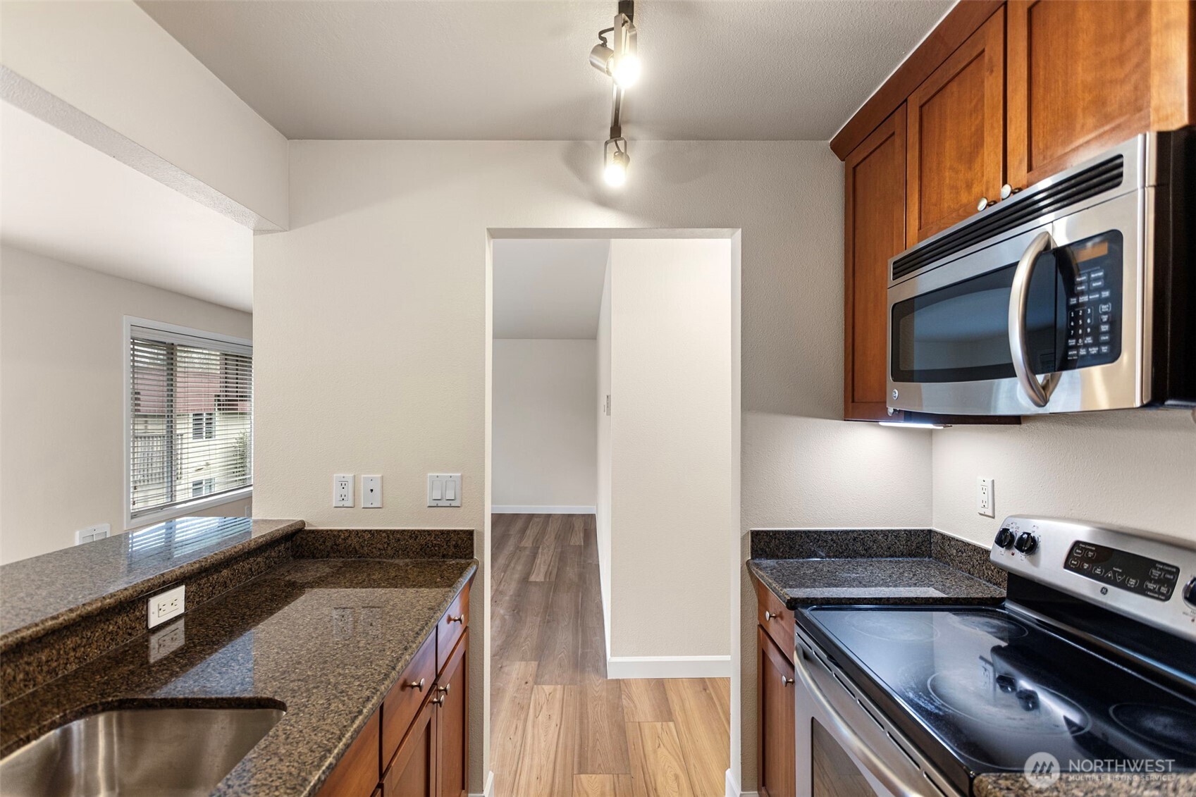 14200 Southeast 6th Street, Unit 57 Bellevue, WA 98007 - Photo 9 of 14