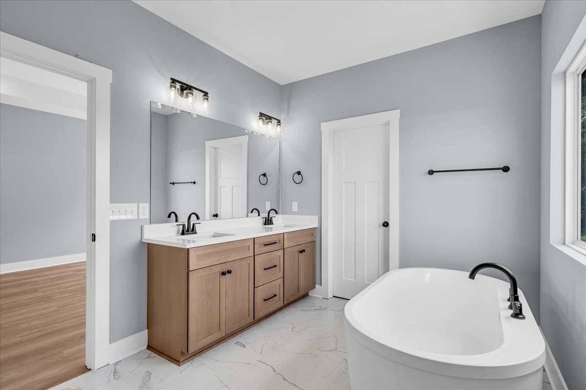 25 Lookout Drive Winchester, TN 37398 - Photo 37 of 61 a bathroom with a sink and a mirror