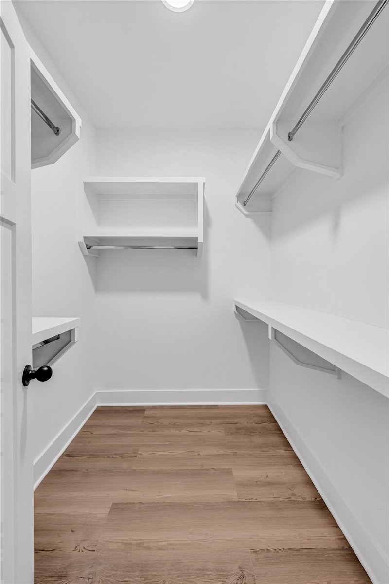 25 Lookout Drive Winchester, TN 37398 - Photo 49 of 61 a view of an empty walk in closet
