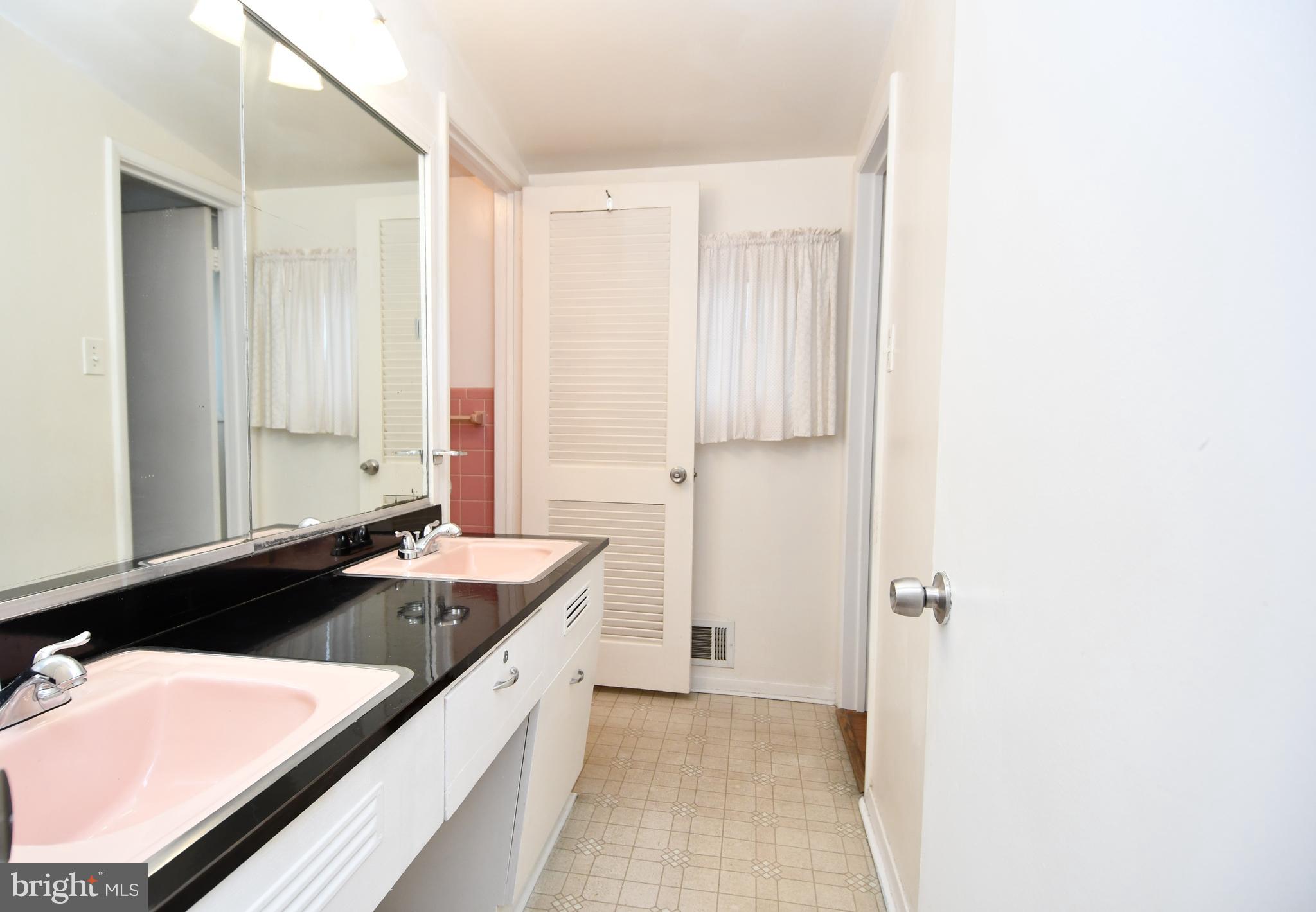 6802 Old Pimlico Road Baltimore, MD 21209 - Photo 14 of 37