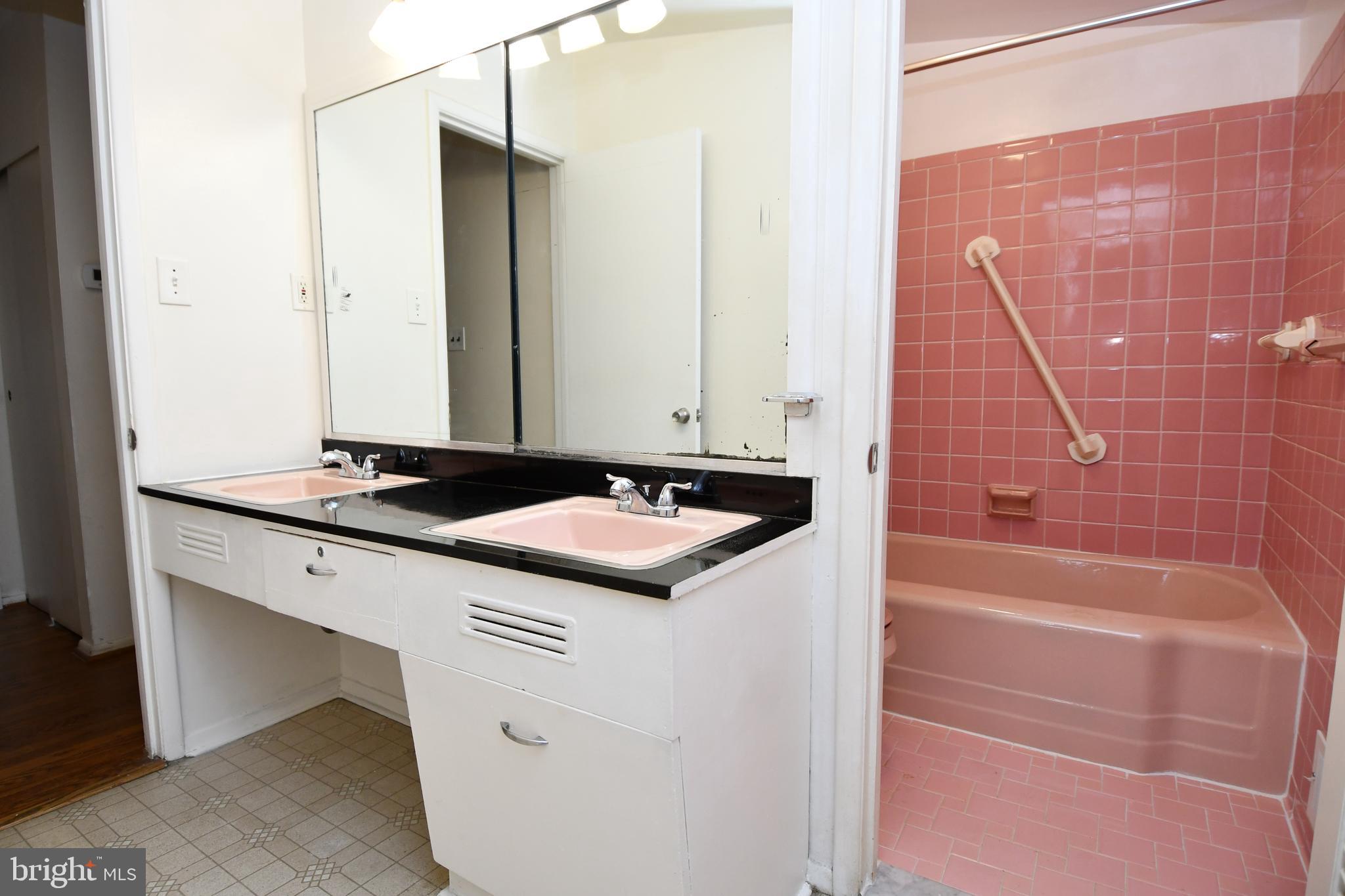 6802 Old Pimlico Road Baltimore, MD 21209 - Photo 15 of 37