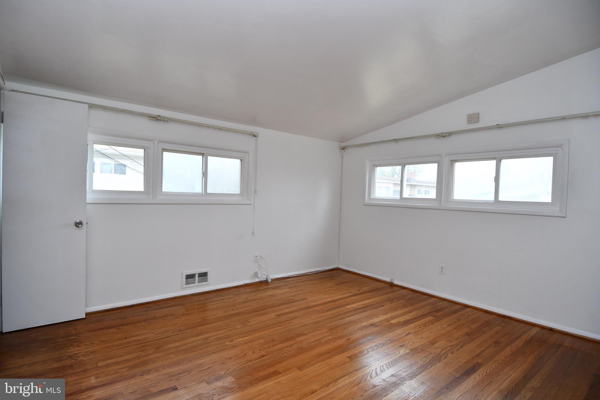 6802 Old Pimlico Road Baltimore, MD 21209 - Photo 17 of 37