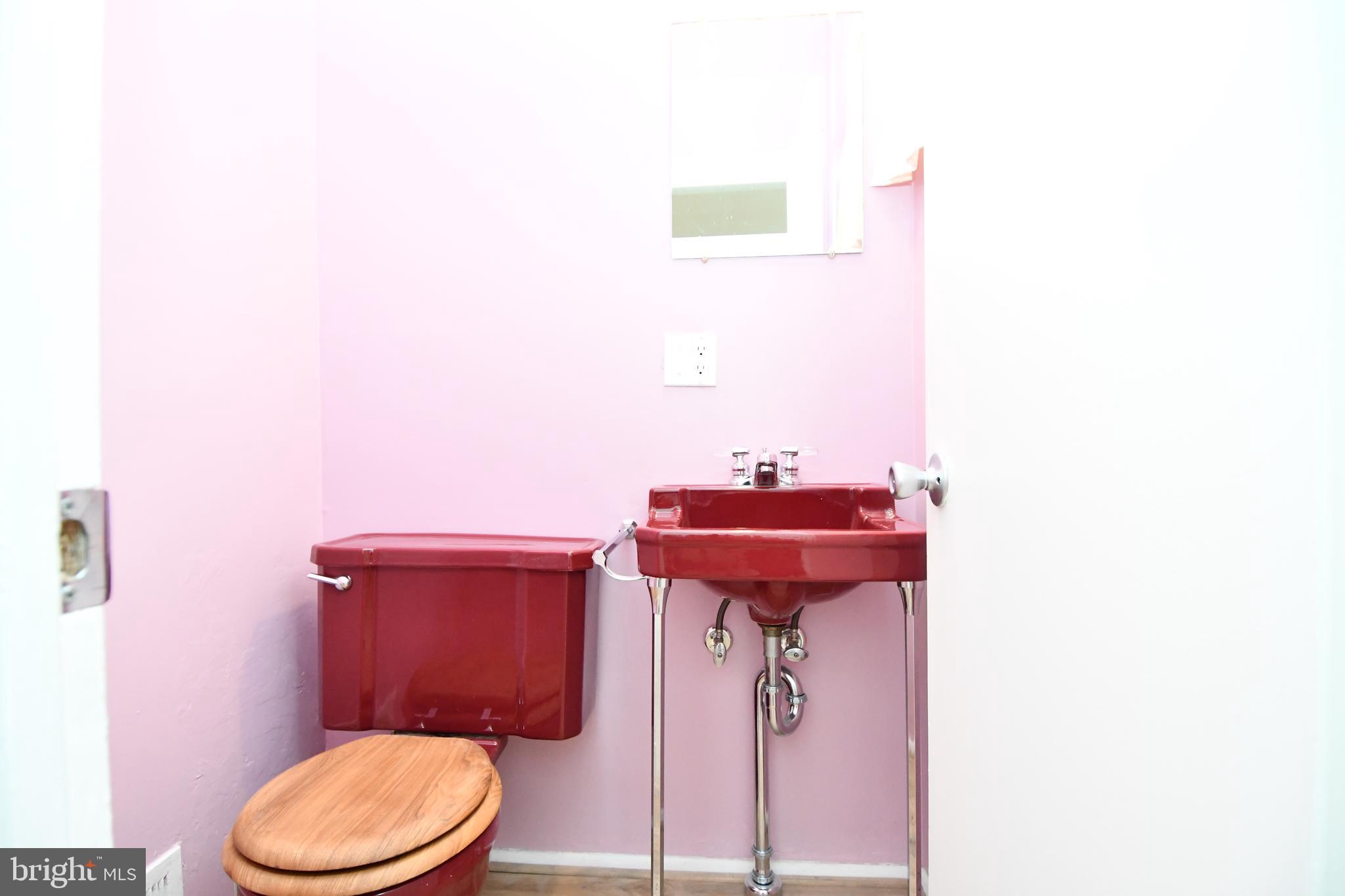 6802 Old Pimlico Road Baltimore, MD 21209 - Photo 9 of 37