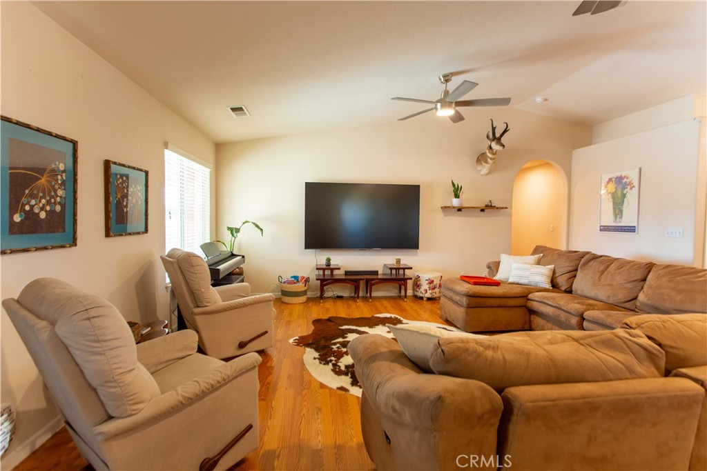14304 Huntington Road Madera, CA 93636 - Photo 4 of 44