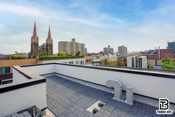 $3,800 | 141 Meserole Avenue, Unit 4PHB | Greenpoint