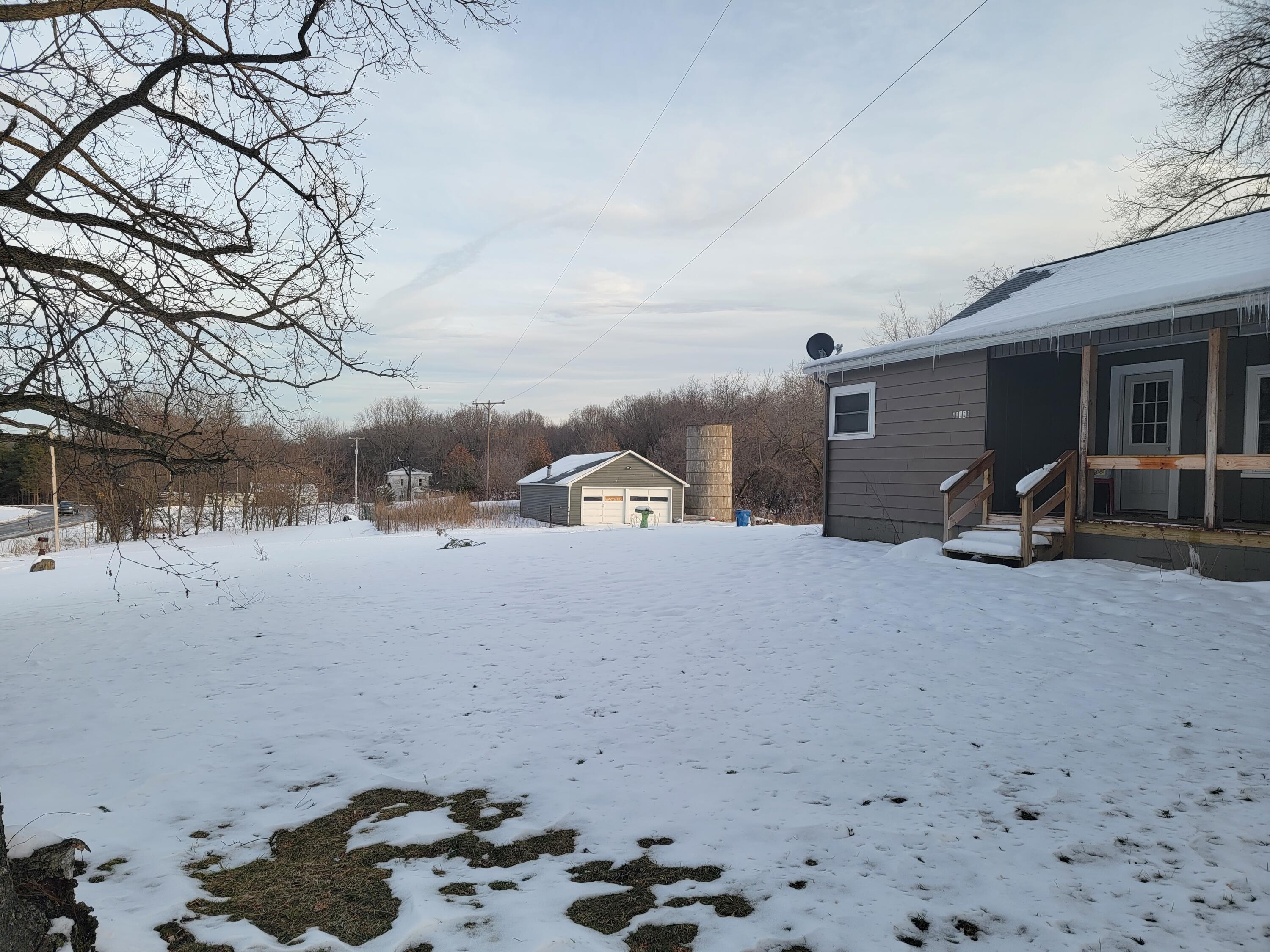 11601 Dick Road Greenville, MI 48838 - Photo 9 of 31 20221228_162916
