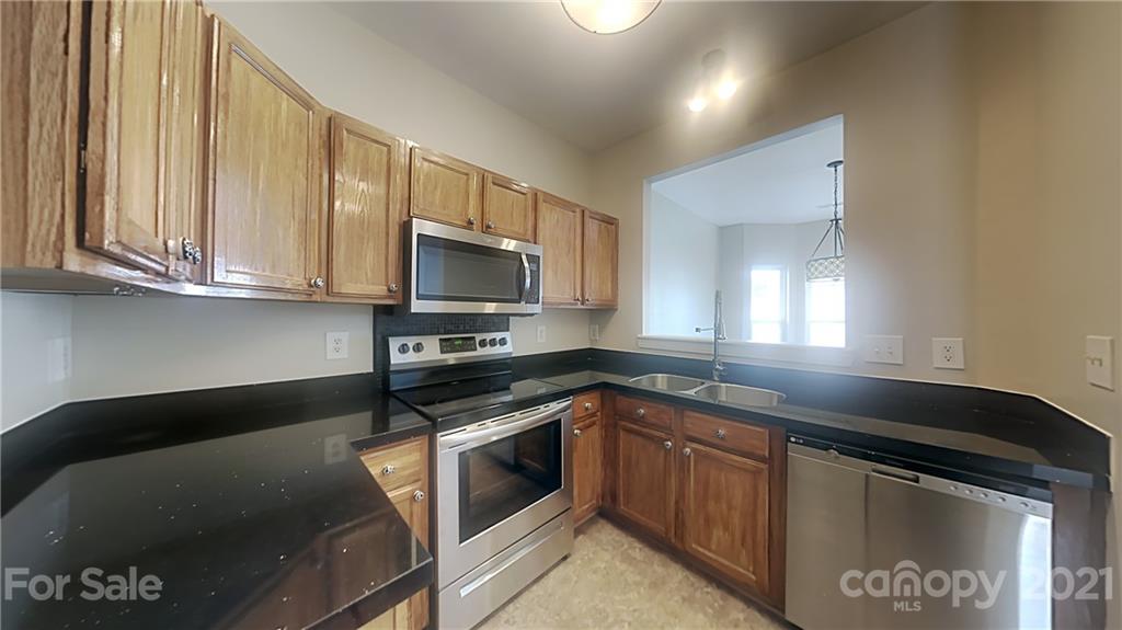 2850 Avalon Loop Road Charlotte, NC 28269 - Photo 4 of 12 Gallery Image 4