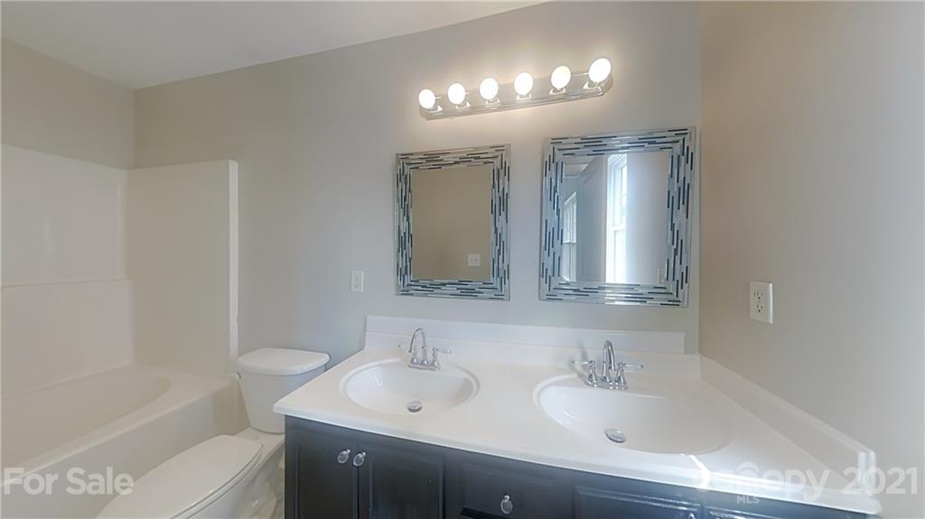 2850 Avalon Loop Road Charlotte, NC 28269 - Photo 6 of 12 Gallery Image 6