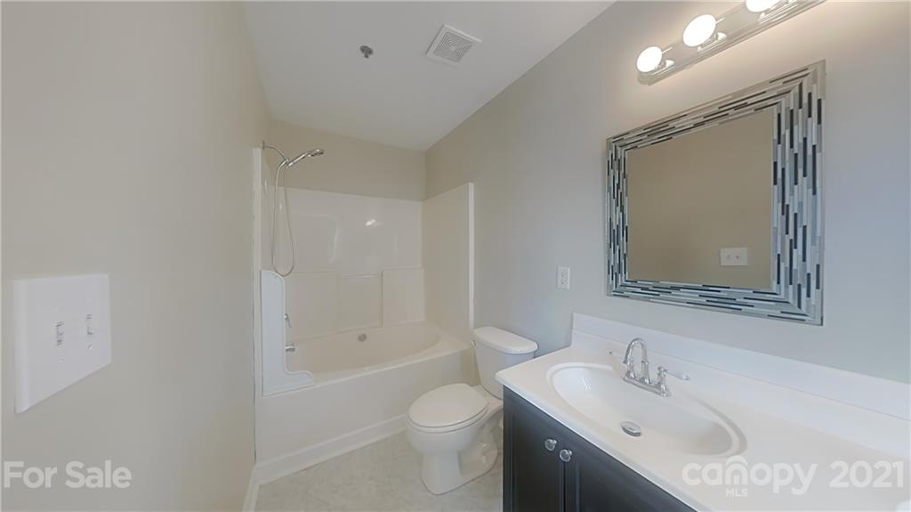 2850 Avalon Loop Road Charlotte, NC 28269 - Photo 7 of 12 Gallery Image 7