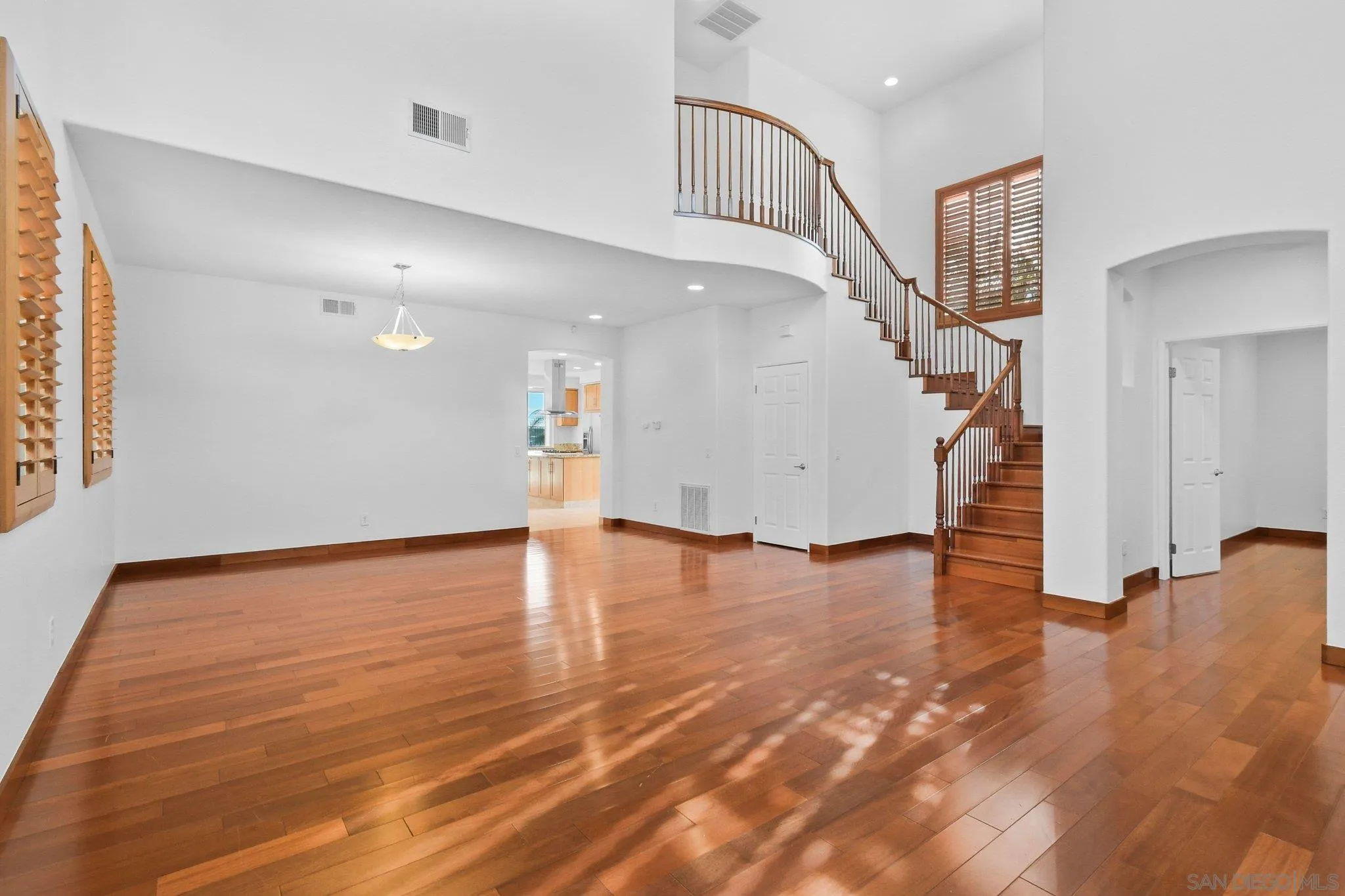 972 Merced River Road Chula Vista, CA 91913 - Photo 8 of 44 Gallery Image 8