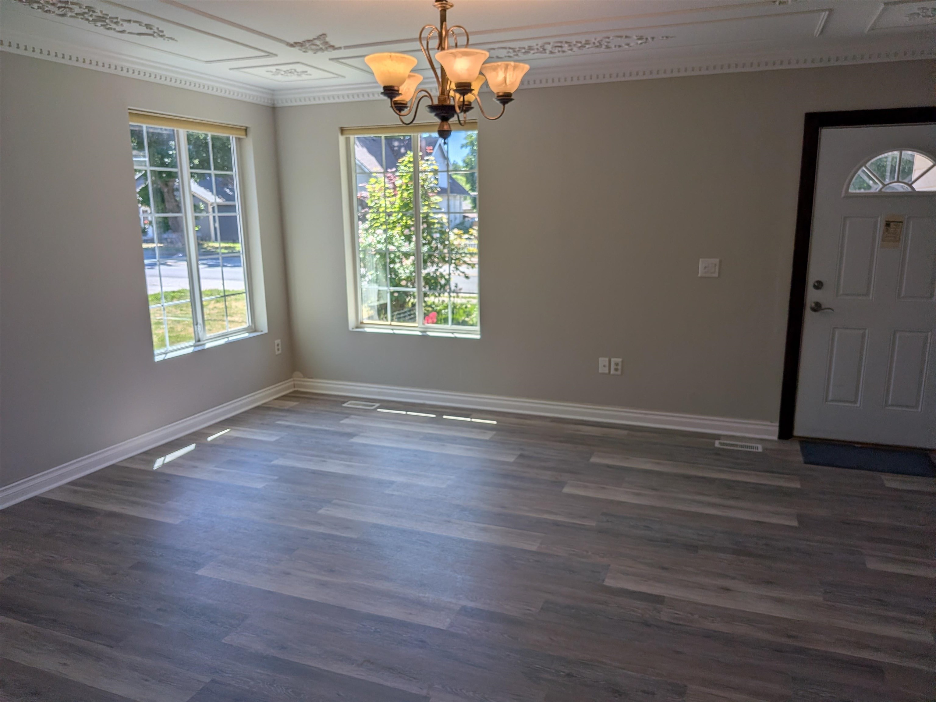 657 South Freya Street Spokane, WA 99202 - Photo 3 of 20