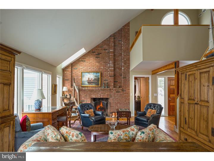198 Cafferty Road Pipersville, PA 18947 - Photo 3 of 19 Living Room