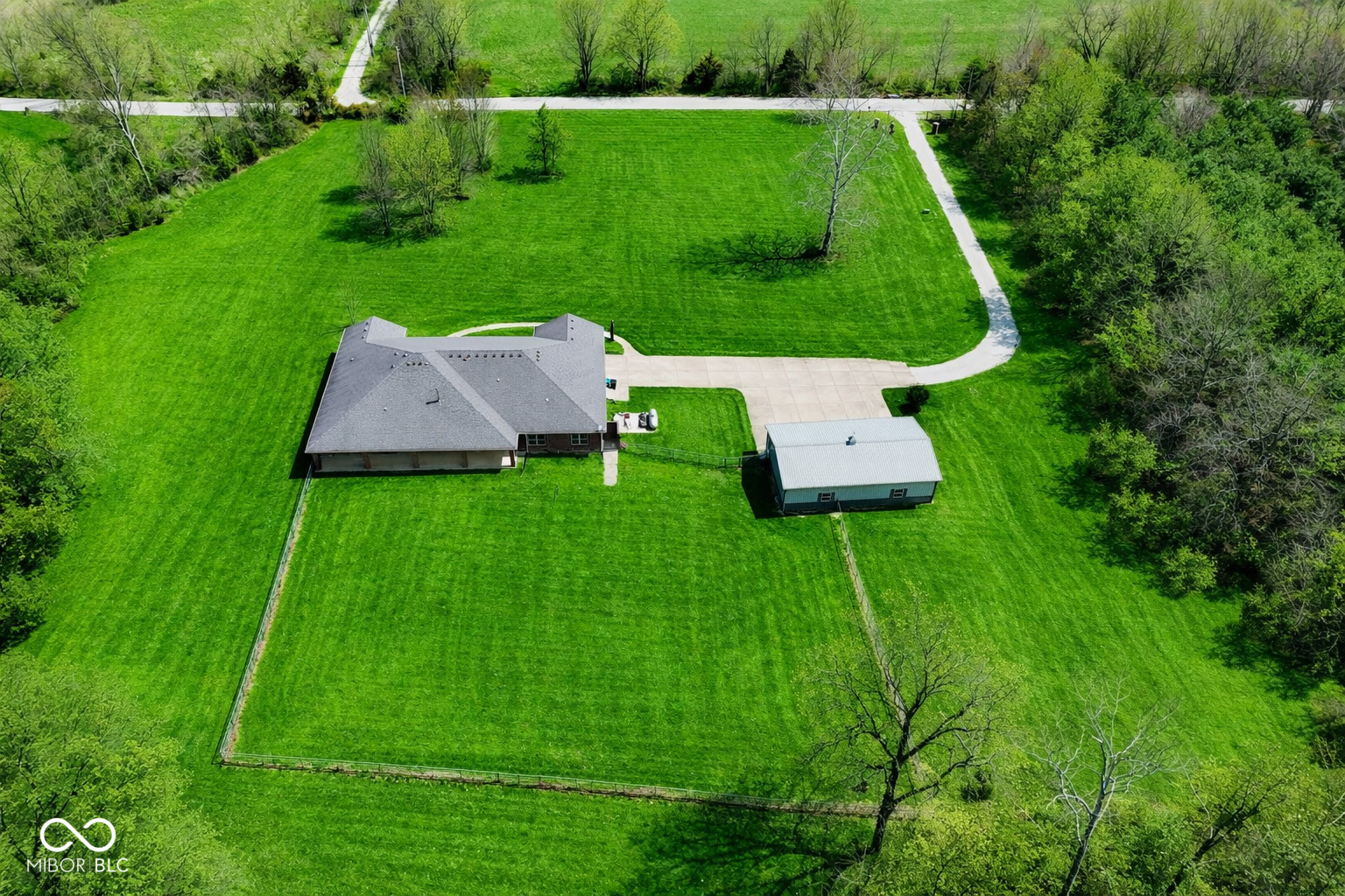 4244 Flake Road Martinsville, IN 46151 - Photo 5 of 48