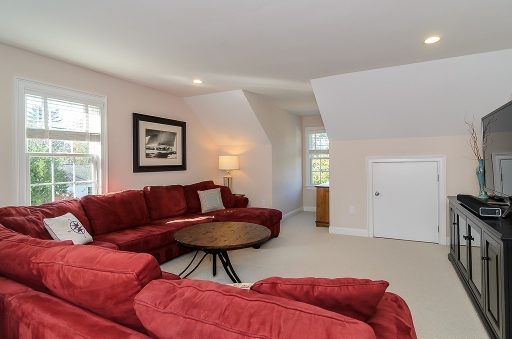 19 Pine Plain Road Wellesley, MA 02481 - Photo 18 of 22