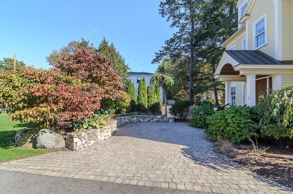 19 Pine Plain Road Wellesley, MA 02481 - Photo 3 of 22