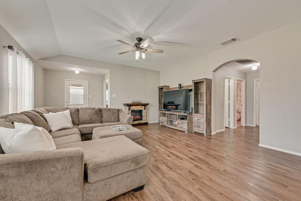 1204 Savannah Ridge Drive Princeton, TX 75407 - Photo 8 of 21