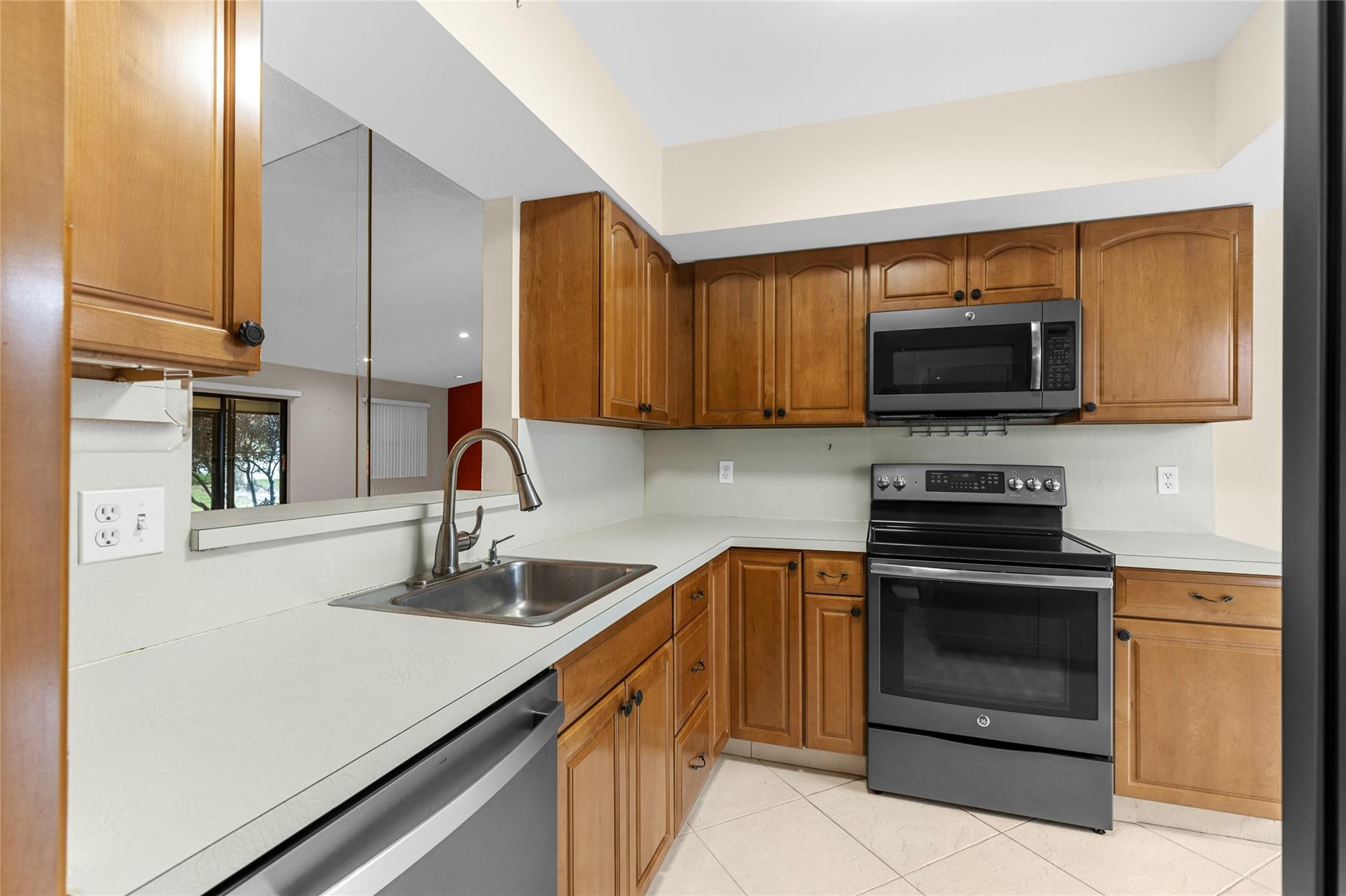 10971 Lake Front Place, Unit 10971 Boca Raton, FL 33498 - Photo 4 of 33 Photo 4