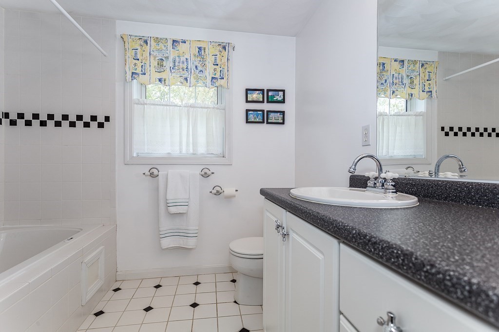 2 Chestnut Way Methuen, MA 01844 - Photo 27 of 39 Gallery Image 27