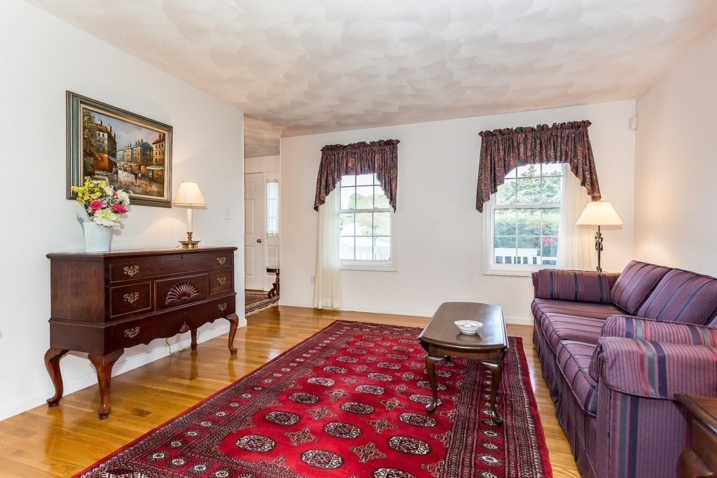 2 Chestnut Way Methuen, MA 01844 - Photo 4 of 39 Gallery Image 4