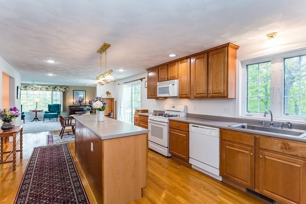 2 Chestnut Way Methuen, MA 01844 - Photo 9 of 39 Gallery Image 9