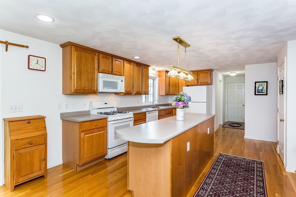2 Chestnut Way Methuen, MA 01844 - Photo 10 of 39 Gallery Image 10