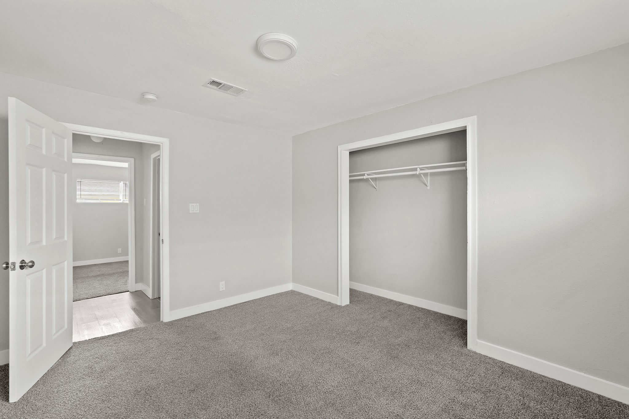 7815 Glass Street Houston, TX 77016 - Photo 7 of 14
