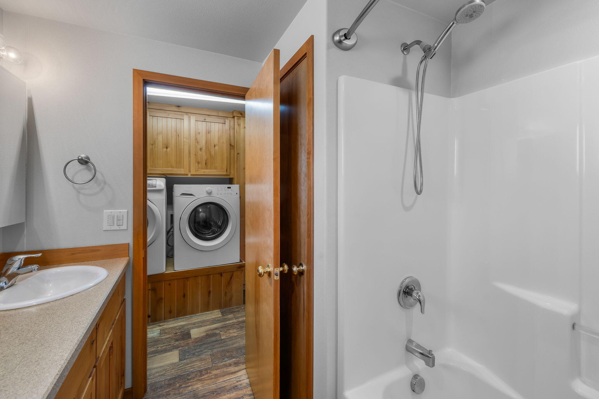 22818 McGrath Road Bend, OR 97701 - Photo 19 of 57 Bathroom looking out to laundry area