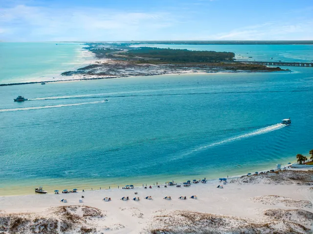 $2,500 | 32 Gulf Breeze Court, Destin, FL 32541