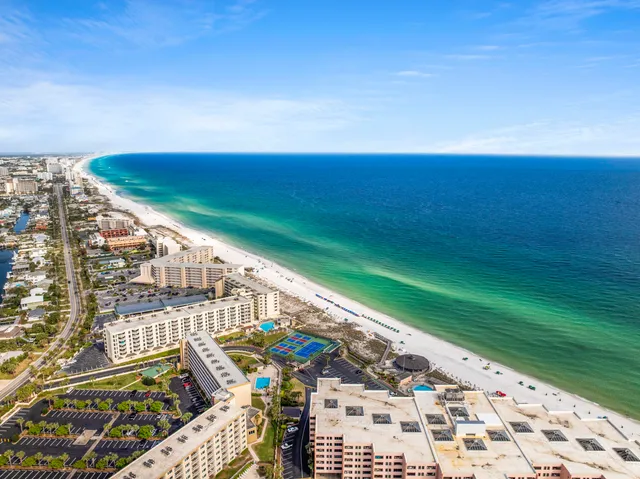 $2,500 | 32 Gulf Breeze Court, Destin, FL 32541